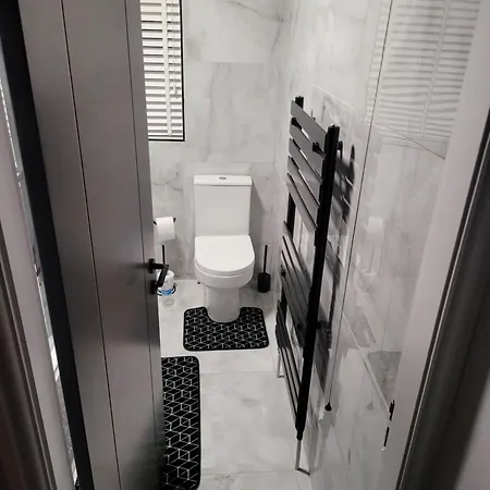 4 Bedroom House *