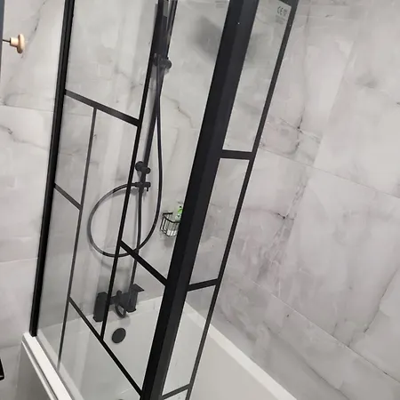 4 Bedroom House شقة
