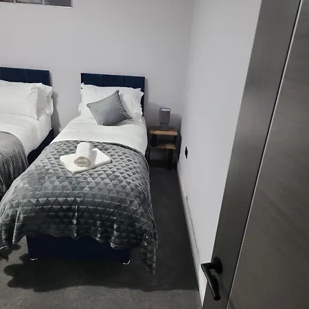 4 Bedroom House شقة